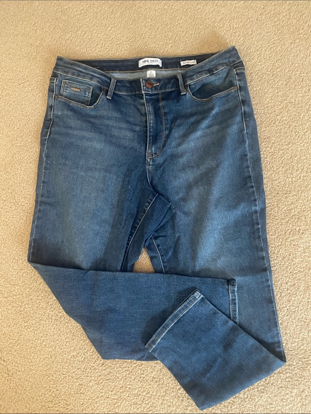 SIZE 12.  9 WEST  GRAMERCY CROPPED JEAN